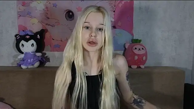 Snapshot of HoneyGold_ chatting on 04.22.26 HoneyGold online show from 04.22.26