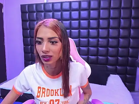 KarlaSlutSkinny   online show from 11.21.25