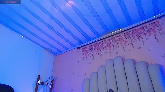 SweetRenata  online show from 11.13.25