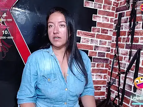 Snapshot of candy_mia_1 chatting on 10.08.25 candy mia 1 online show from 10.08.25