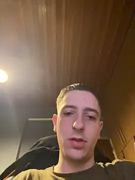 Snapshot of Asimako chatting on 10.11.25 Asimako online show from 10.11.25