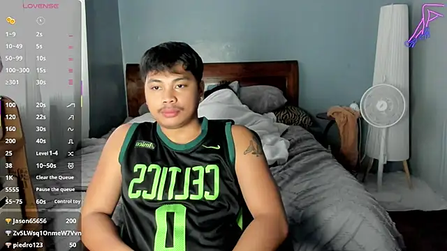 LuisitoJuancho55 online show from 12.21.25