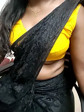 Snapshot of Tamilmallu-duskygirl03 chatting on 06.03.26 Tamilmallu-duskygirl03 online show from 06.03.26