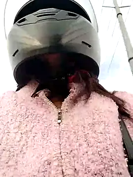 Mariana 21xx online show from 10.17.25
