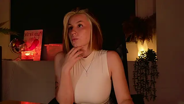 Snapshot of ClaireMathis chatting on 07.29.26 ClaireMathis online show from 07.29.26