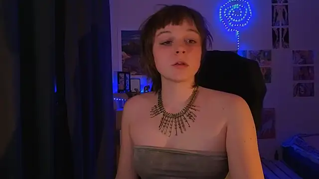 Snapshot of liquid0fluid0 chatting on 11.01.25 liquid0fluid0 online show from 11.01.25