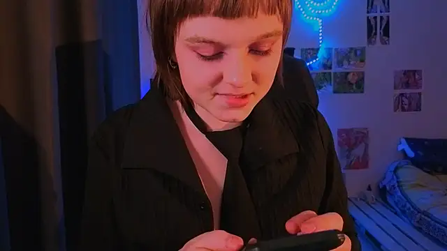 Snapshot of liquid0fluid0 chatting on 11.04.25 liquid0fluid0 online show from 11.04.25