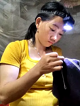 Snapshot of gio-thu chatting on 06.17.26 gio-thu online show from 06.17.26