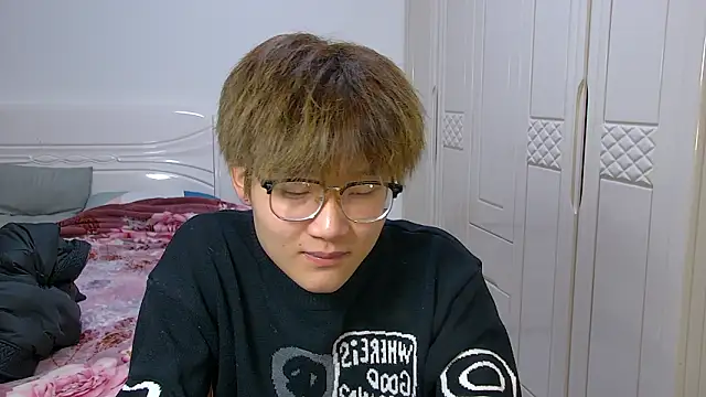 Snapshot of KK-cuteboy chatting on 02.05.26 KK-cuteboy online show from 02.05.26