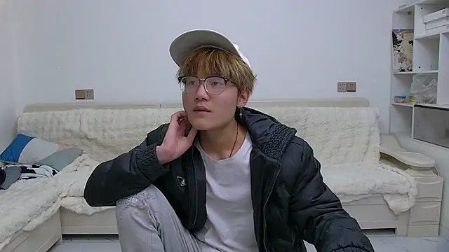 Snapshot of KK-cuteboy chatting on 02.24.26 KK-cuteboy online show from 02.24.26