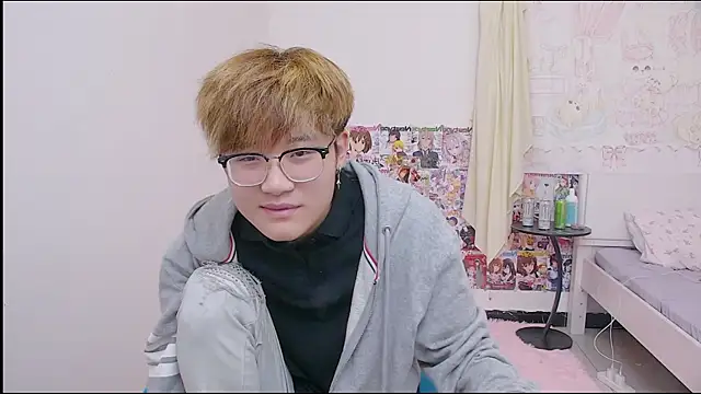 KK-cuteboy online show from 04.11.26