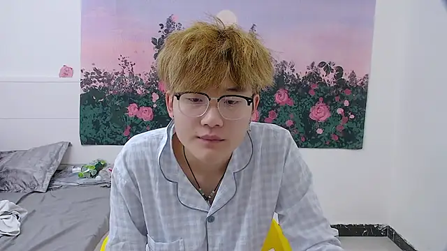 KK-cuteboy online show from 04.19.26