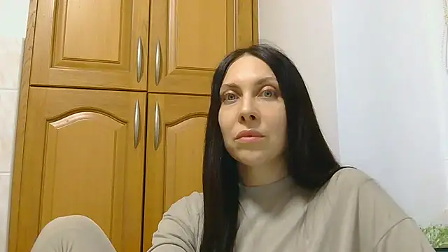 Snapshot of Olivarra chatting on 02.28.26 Olivarra online show from 02.28.26