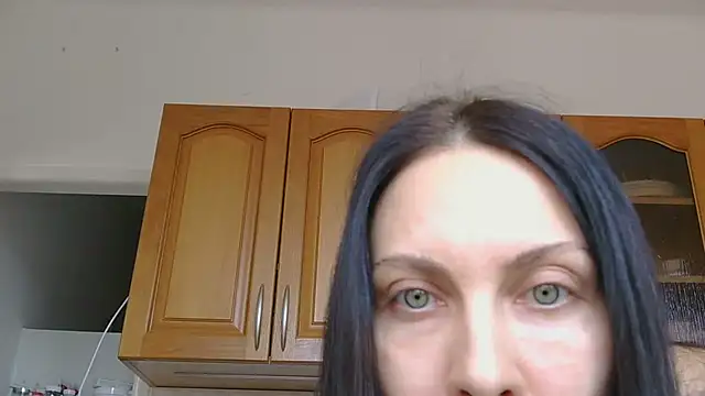 Snapshot of Olivarra chatting on 03.01.26 Olivarra online show from 03.01.26