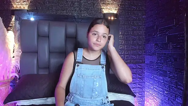 Snapshot of Maraa_Rivera chatting on 10.20.25 Maraa Rivera online show from 10.20.25