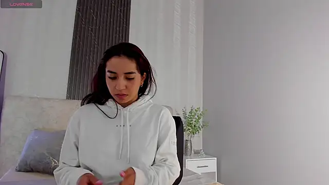 Snapshot of Vittoria_Conti_ chatting on 06.18.26 Vittoria Conti online show from 06.18.26
