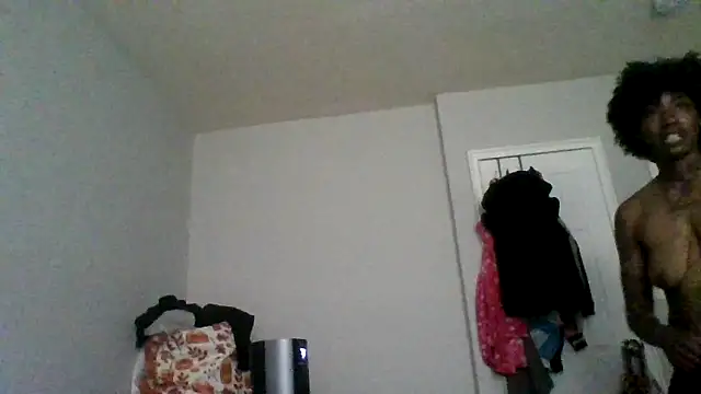 Snapshot of dezzidavill chatting on 06.05.26 dezzidavill online show from 06.05.26