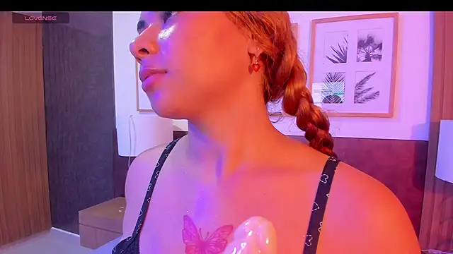 charlotte rea online show from 10.11.25