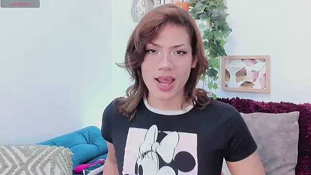 Snapshot of KassMonroe chatting on 12.22.25 KassMonroe online show from 12.22.25