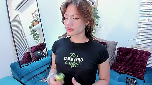 Snapshot of KassMonroe chatting on 01.07.26 KassMonroe online show from 01.07.26