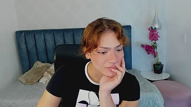 Snapshot of KassMonroe chatting on 01.14.26 KassMonroe online show from 01.14.26