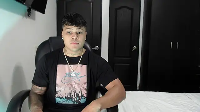 Boyhot 00 online show from 10.17.25