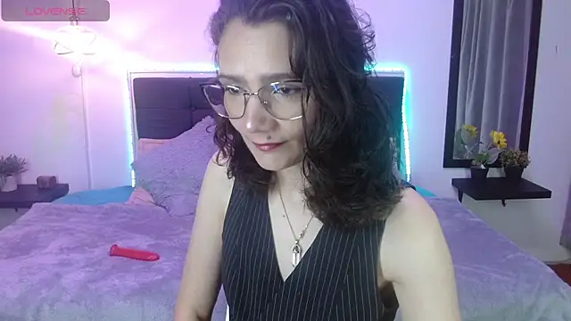 Dafne xx  online show from 10.17.25