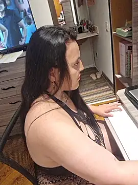 Snapshot of Valerii_Moon chatting on 12.21.25 Valerii Moon online show from 12.21.25