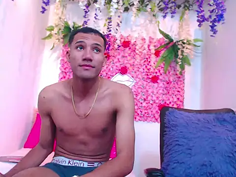 ADRIEL  VEGA online show from 10.22.25