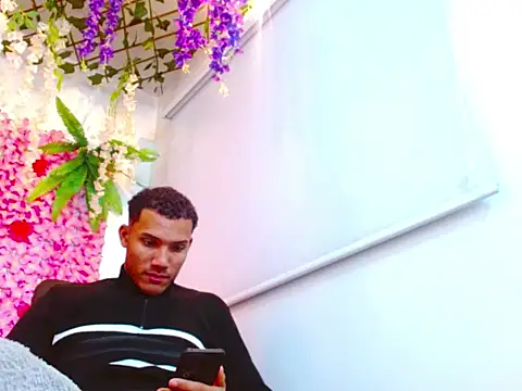 ADRIEL  VEGA online show from 10.28.25