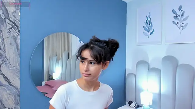 Snapshot of luly_dreams chatting on 06.17.26 luly dreams online show from 06.17.26