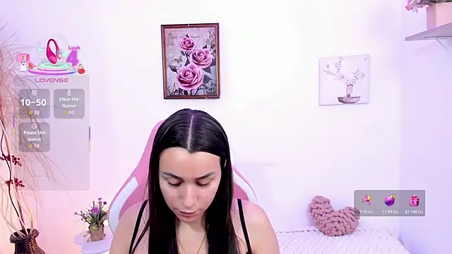 Snapshot of EmmaMyers1 chatting on 06.26.26 EmmaMyers1 online show from 06.26.26