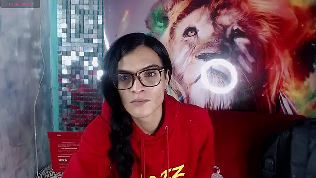 Snapshot of ZAMMIRA chatting on 04.19.26 ZAMMIRA online show from 04.19.26