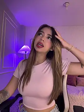 Snapshot of HoneyMollyX chatting on 01.18.26 HoneyMollyX online show from 01.18.26