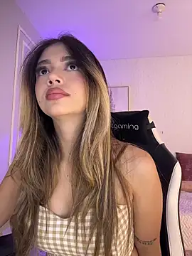 Snapshot of HoneyMollyX chatting on 02.08.26 HoneyMollyX online show from 02.08.26