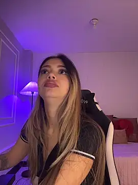 Snapshot of HoneyMollyX chatting on 02.10.26 HoneyMollyX online show from 02.10.26