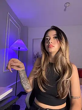 Snapshot of HoneyMollyX chatting on 03.03.26 HoneyMollyX online show from 03.03.26