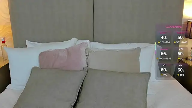 Snapshot of baby_naomy chatting on 10.24.25 baby naomy online show from 10.24.25