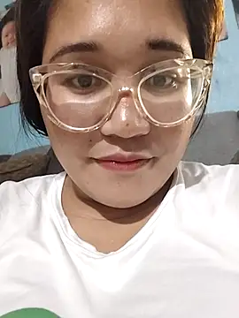 Snapshot of PussyCherry chatting on 10.10.25 PussyCherry online show from 10.10.25