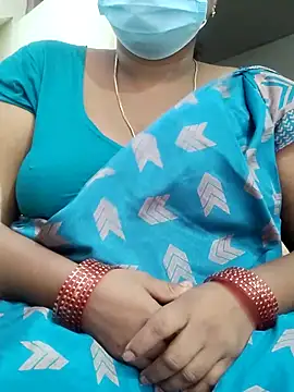 Snapshot of sweetramya chatting on 10.15.25 sweetramya online show from 10.15.25