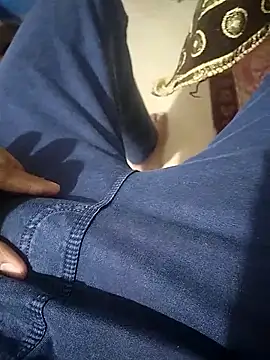 Snapshot of desiboysurya chatting on 10.29.25 desiboysurya online show from 10.29.25