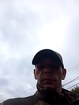 Snapshot of ShuxerPryvat chatting on 10.17.25 ShuxerPryvat online show from 10.17.25