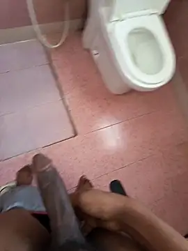 Snapshot of vi25vofgg chatting on 11.24.25 vi25vofgg online show from 11.24.25