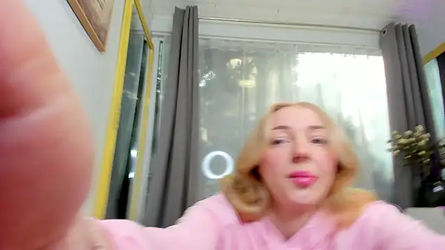 Snapshot of SundyRose chatting on 03.03.26 SundyRose online show from 03.03.26