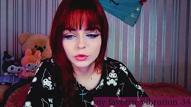 Snapshot of ArianaLight chatting on 06.26.26 ArianaLight online show from 06.26.26
