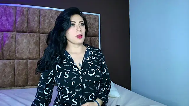 Snapshot of THAMARA_ANGELLS_ chatting on 10.13.25 THAMARA ANGELLS online show from 10.13.25
