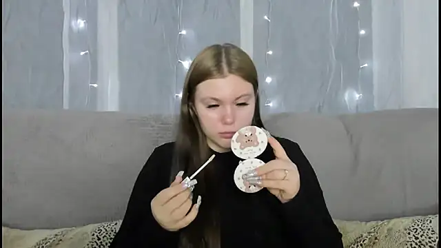 Musegirl online show from 12.19.25