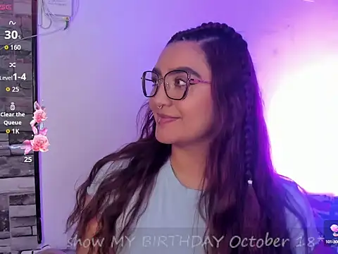 Snapshot of soyanny_1 chatting on 10.14.25 soyanny 1 online show from 10.14.25