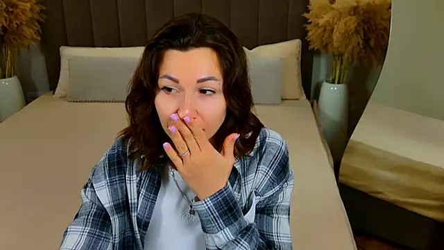 EdenSolis online show from 04.17.26