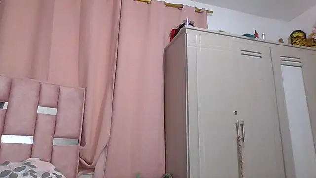 abby moss 2 online show from 12.04.25